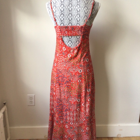 Abel the Label Lola dress, ruffle hem. Back cutout. - Picture 4 of 11